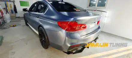 BMW M5 전체랩핑 에이버리 사틴 그레이 블루 랩핑이 주는 은은한 화사함 / 포천, 양주, 의정부, 동두천 시공 사진