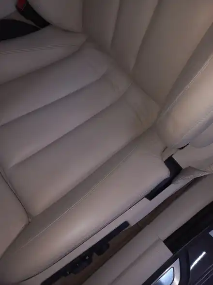 창업 실내복원, BMW 해진 가 죽 베이지 시트 복원 / 경기 화성 시공 사진