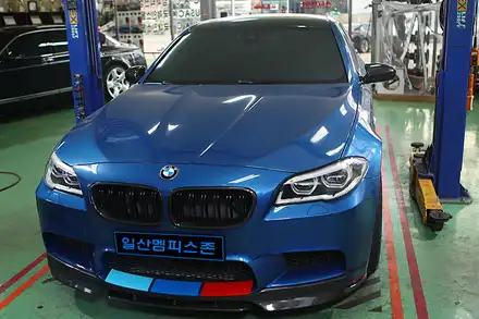 [BMW] M5 F10 우레탄 캘리퍼도색 - 익스트림 레드 - 일산멤피스존 - 서울 경기 일산 파주 브레이크 캘리퍼도색 잘하는곳 비용 신형개조 컨버젼 / 파주 운정로 시공 사진