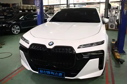 [BMW] 740i (G70) 우레탄 캘리퍼도색 - 메탈릭 블루 - 일산멤피스존 - 서울 경기 일산 파주 브레이크 캘리퍼도색 잘하는곳 비용 신형개조 컨버젼 / 파주 운정로 시공 사진