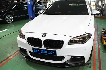[BMW] M550d (F10) 우레탄 캘리퍼도색 - 메탈릭 블루 - 일산멤피스존 - 서울 경기 일산 파주 브레이크 캘리퍼도색 드레스업 튜닝 복원 잘하는곳 / 파주 운정로 시공 사진
