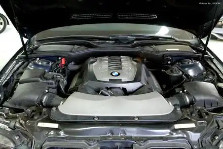 [BMW] 750Li (E66) 엔진커버 도색 / 엔진룸 드레스업  - 일산멤피스존 - 서울 경기 일산 파주 브레이크 캘리퍼도색 드레스업 튜닝 복원 잘하는곳 / 파주 운정로 시공 사진