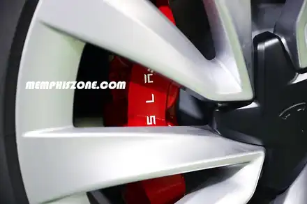 [테슬라] 모델Y 주니퍼 브레이크 캘리퍼도색 - 익스트림 레드 - 일산 멤피스존 드레스업 튜닝 - 일산 파주 캘리퍼도색 잘하는곳 / 경기 파주 시공 사진