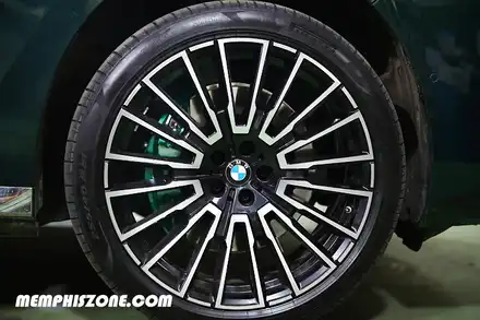 [BMW] i7 캘리퍼도색 - 커스텀 그린 (개인주문컬러) - 일산 멤피스존 수입차전문 - 캘리퍼도색 비용 드레스업 튜닝 / 경기 파주 시공 사진