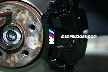 [BMW] 218d 우레탄 캘리퍼도색 - 리얼 블랙 - 일산멤피스존 - 서울 경기 일산 파주 브레이크 캘리퍼도색 드레스업 튜닝 복원 잘하는곳 / 파주 운정로 시공 사진