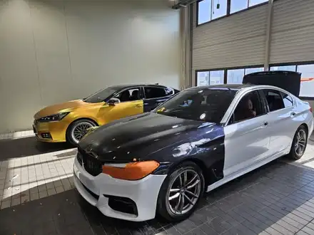 BMW520d 전체랩핑 남색에서 글로스메탈릭화이트로 완성한   시리즈 컬러체인지 / 김포시 마산동 시공 사진