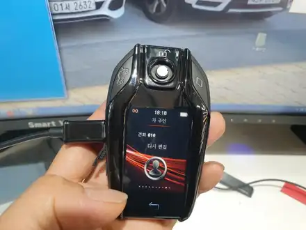 스마트키 개조 BMW 디스플레이키 로 바꾸면 액정 터치식으로 조작 가능합니다. / 천안,청주,세종,대전 시공 사진