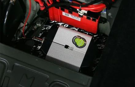 울산썬팅 , BMW 118D 루마열차단썬팅 및 블랙박스와 보조배터리 시공입니다.[수입차 전문시공점 루시드커스텀]