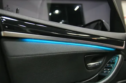 울산 엠비언트 라이트 ( RGB 가변 ) 시공 [ BMW F10 5시리즈 ]