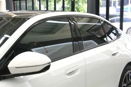 울산썬팅, BMW 5시리즈 520i M스포츠패키지(G60) 후퍼옵틱 프나세 썬팅 [ 루시드커스텀]