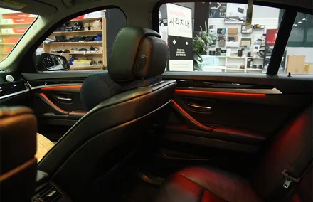 BMW LED튜닝의 시작은 엠비언트와 도어 로고램프 입니다 [울산 루시드커스텀]