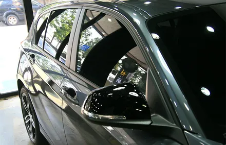 울산썬팅 , BMW 118D 루마열차단썬팅 및 블랙박스와 보조배터리 시공입니다.[수입차 전문시공점 루시드커스텀]