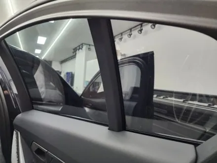 BMW 520i(G60) 8세대 카본블랙 솔라가드 퀀텀 농도 컬러감 반사필름의 정석!