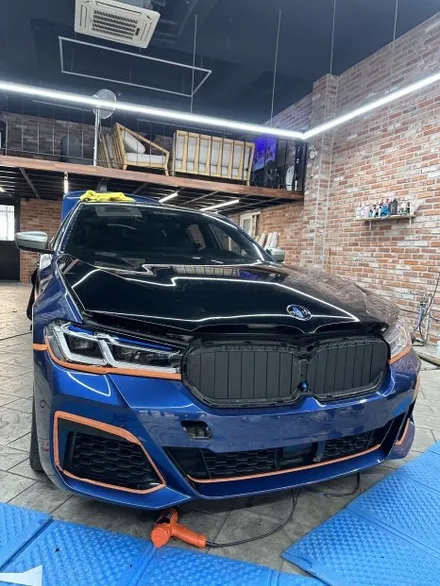 동탄랩핑 BMW M550I 블랙포스 등장 고광택블랙으로 랩핑하기 / 경기 화성
