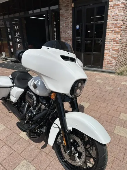 용인 할리데이비슨 스트리트글라이드 신차출고후 바로 랩핑으로 옷입히기 / 경기 화성