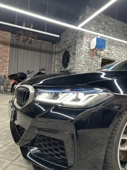 동탄랩핑 BMW M550I 블랙포스 등장 고광택블랙으로 랩핑하기 / 경기 화성