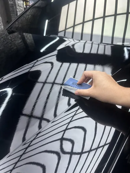수원랩핑 포르쉐 카이엔 순정크레용색에서 순정블랙색상으로 색바꿈 깔끔함이 뭔지 보여드리겠습니다 / 경기 화성