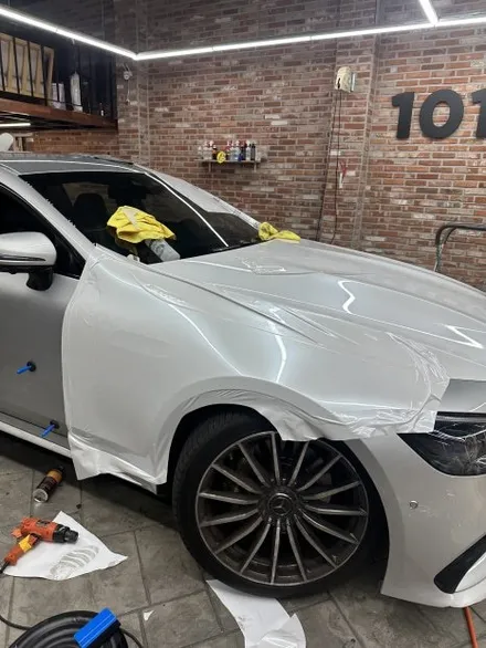 벤츠 AMG GT43 은색에서 고광택필름 화이트로 랩핑하기 용인랩핑 수원랩핑 크롬죽이기와 블랙PPF시공 / 경기 화성