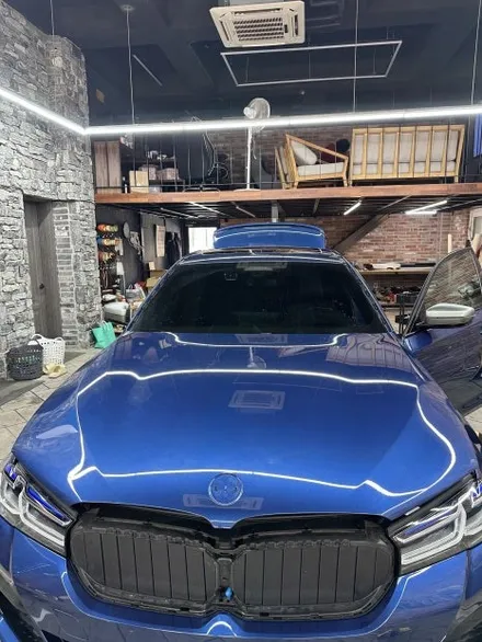 동탄랩핑 BMW M550I 블랙포스 등장 고광택블랙으로 랩핑하기 / 경기 화성