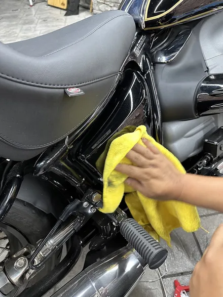 [용인,수원] 블랙 BMW R18에 금색으로 데칼 라인랩핑 포인트 얹어주기 / 경기 화성