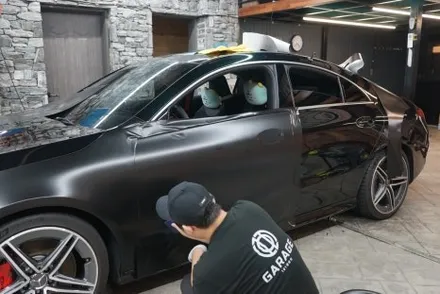 유광→무광 Benz CLA 45 AMG 사틴 블랙 전체랩핑, 윈도우 몰딩 크롬 딜리트 시공 / 경기 화성