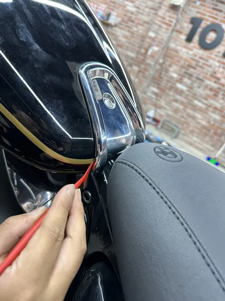 [용인,수원] 블랙 BMW R18에 금색으로 데칼 라인랩핑 포인트 얹어주기 / 경기 화성