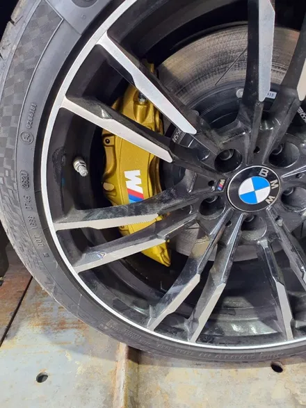 BMW g30 5시리즈 골드색상 캘리퍼도색 우레탄도색 / 안성, 평택, 오산