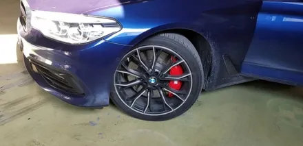 bmw 5시리즈 g30 캘리퍼도색 우레탄도색으로 내구성 굿! / 안성, 평택, 오산