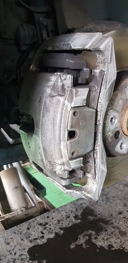 BMW 550d 캘리퍼 도색 평택 청룡동 JS타이어. 캘리퍼도색 전문점.!! / 안성, 평택, 오산