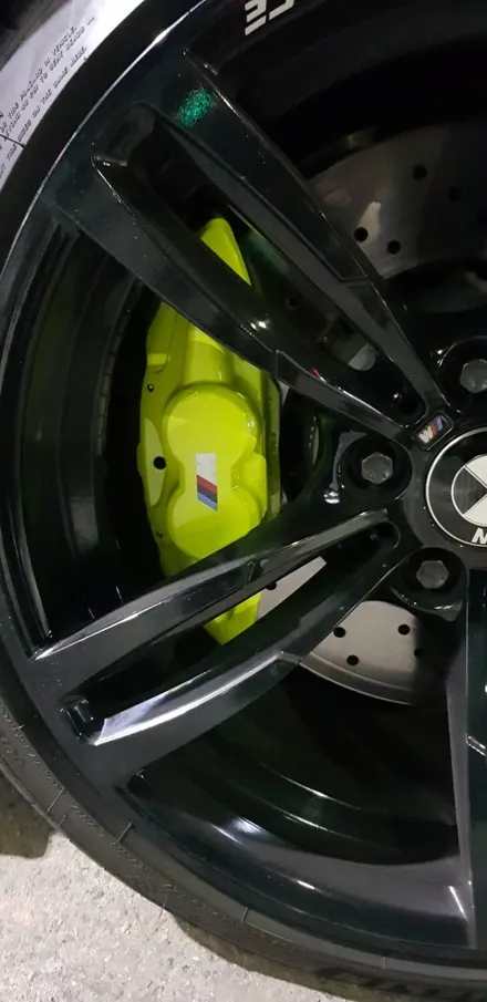 BMW M2 캘리퍼 우레탄도색 형광색으로. / 안성, 평택, 오산