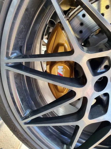 BMW M4차량 캘리퍼 우레탄도색 로즈골드 색상 / 안성, 평택, 오산