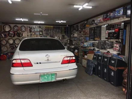 SM 525V 성북구 썬팅 오로라 레인보우 V70, i55 뒷유리 기포 재 시공 이야기 :-)