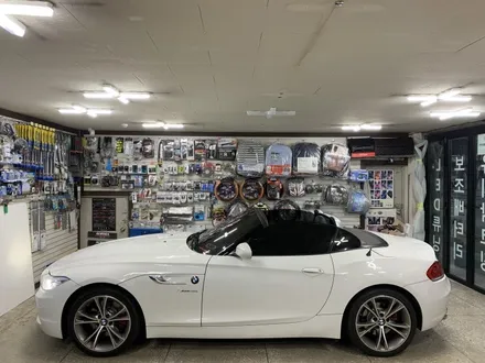 BMW Z4 (F) 엠비언트 시공은 동대문구 노원구 성북구 오로라자동차용품 3세대 RGB엠비언트 시공 이야기 :-)