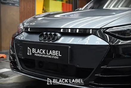 아우디 이트론 GT (e-tron GT) 그릴 도색 및 PPF 시공과 블랙 엠블럼 교체, 룸미러형 블랙박스 장착 / 하남 PPF 시공은 블랙라벨에서 / 하남 초일동