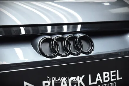 아우디 이트론 GT (e-tron GT) 그릴 도색 및 PPF 시공과 블랙 엠블럼 교체, 룸미러형 블랙박스 장착 / 하남 PPF 시공은 블랙라벨에서 / 하남 초일동
