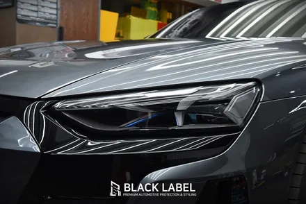 아우디 이트론 GT (e-tron GT) 그릴 도색 및 PPF 시공과 블랙 엠블럼 교체, 룸미러형 블랙박스 장착 / 하남 PPF 시공은 블랙라벨에서 / 하남 초일동