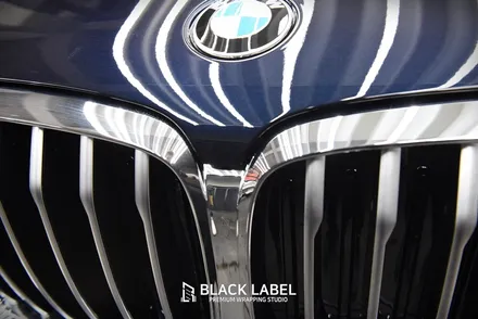 2022 BMW X5 40i 카본블랙 : KF-21 최상급 PPF 본넷 & 도어스텝 시공. 윈도우몰딩과 루프랙 크롬죽이기 랩핑 시공했어요. 하남PPF, 하남랩핑 시공전문 블랙라벨 / 하남 초일동