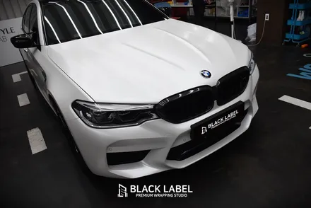 BMW G30 520d 3M 사틴화이트펄 전체랩핑, 블랙PPF 루프스킨, 윈도우몰딩 크롬죽이기, 카본블랙 실내랩핑 시공 / 하남랩핑, 하남PPF 시공전문 블랙라벨 / 하남 초일동