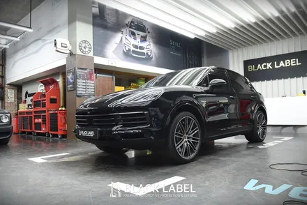포르쉐 카이엔 e-하이브리드 PPF - 스톤칩에 취약한 앞범퍼와 문콕방지를 위해 도어에 시공했습니다. / 하남PPF 전문점 블랙라벨 / 하남 초일동