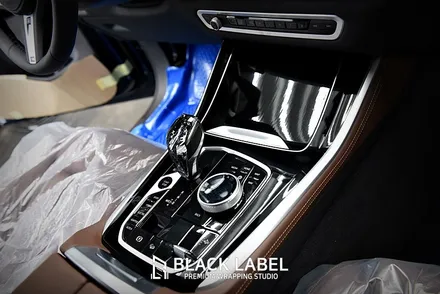 BMW X5 필요한 부위에만 쏙쏙~ PPF 시공으로 편안한 관리를 해보세요. 본넷, 실내, 전면 하이그로시, 생활보호패키지, 도어스텝 PPF 시공. 하남PPF 블랙라벨. / 하남 초일동