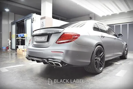 메르세데스 벤츠 E63 AMG 무광에디션 사고수리 후 PPF까지 보험으로 시공했어요. 사고시 보험 대물처리도 가능한 PPF 시공! 블랙라벨 하남점에서 받아보세요. / 하남 초일동