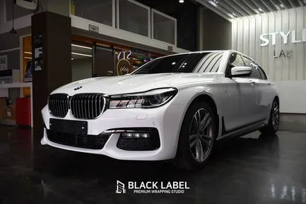 2016 BMW G11 740d 에이버리 유광 화이트 전체랩핑, 사이드스컷 M퍼포먼스 데칼 시공했어요. / 하남랩핑, 하남PPF 시공전문 블랙라벨 / 하남 초일동