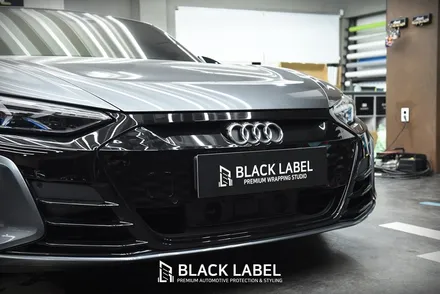 아우디 이트론 GT (e-tron GT) 그릴 도색 및 PPF 시공과 블랙 엠블럼 교체, 룸미러형 블랙박스 장착 / 하남 PPF 시공은 블랙라벨에서 / 하남 초일동