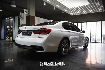 2016 BMW G11 740d 에이버리 유광 화이트 전체랩핑, 사이드스컷 M퍼포먼스 데칼 시공했어요. / 하남랩핑, 하남PPF 시공전문 블랙라벨 / 하남 초일동