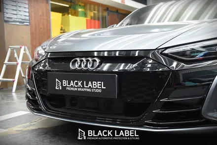 아우디 이트론 GT (e-tron GT) 그릴 도색 및 PPF 시공과 블랙 엠블럼 교체, 룸미러형 블랙박스 장착 / 하남 PPF 시공은 블랙라벨에서 / 하남 초일동
