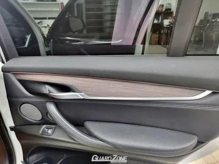 BMW X5 실내 카본 포인트 랩핑, 성남 위례 자동차 랩핑 전문 프로젝트알 / 성남시 수정구 창곡동