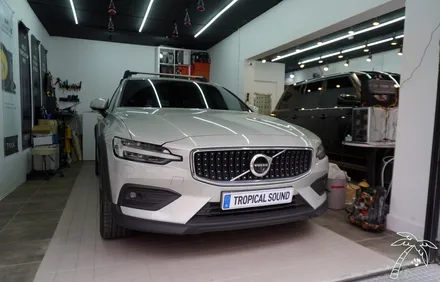 볼보 v60 풀화면 안드로이드오토 애플카플레이 설치로 넓은 내비게이션 사용 가능합니다