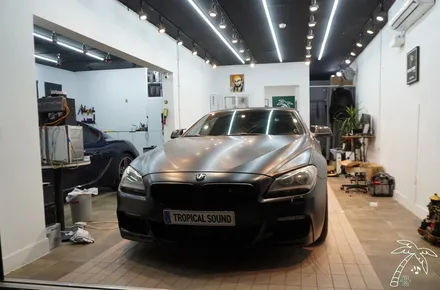 BMW 6시리즈 카오디오 튜닝 애플카플레이 설치와 스마트폰 충전 맥세이프 내부 매립으로 깔끔한 실내 유지하는 방법!