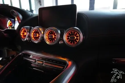 벤츠 AMG GT 앰비언트 라이트 터빈 송풍구와 애플카플레이 안드로이드오토 설치로 편의기능 드레스업 튜닝 다이나믹한 실내 만들기!