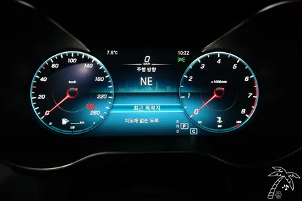 벤츠 2020 GLC 10.25인치 와이드 순정 모니터에 국산 M2C200a 안드로이드 설치하기